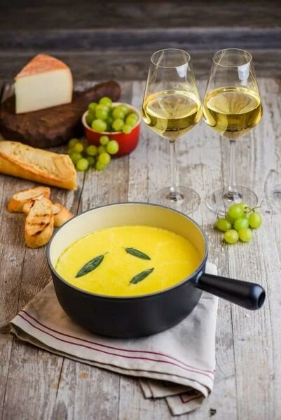 Le Creuset Caquelon Aus Gusseisen In Schwarz 18 Cm / Ca. 1,4 Liter – Bild 2